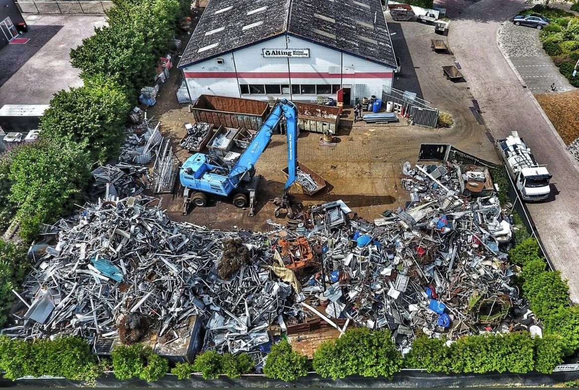 Foto van metaalopslag.