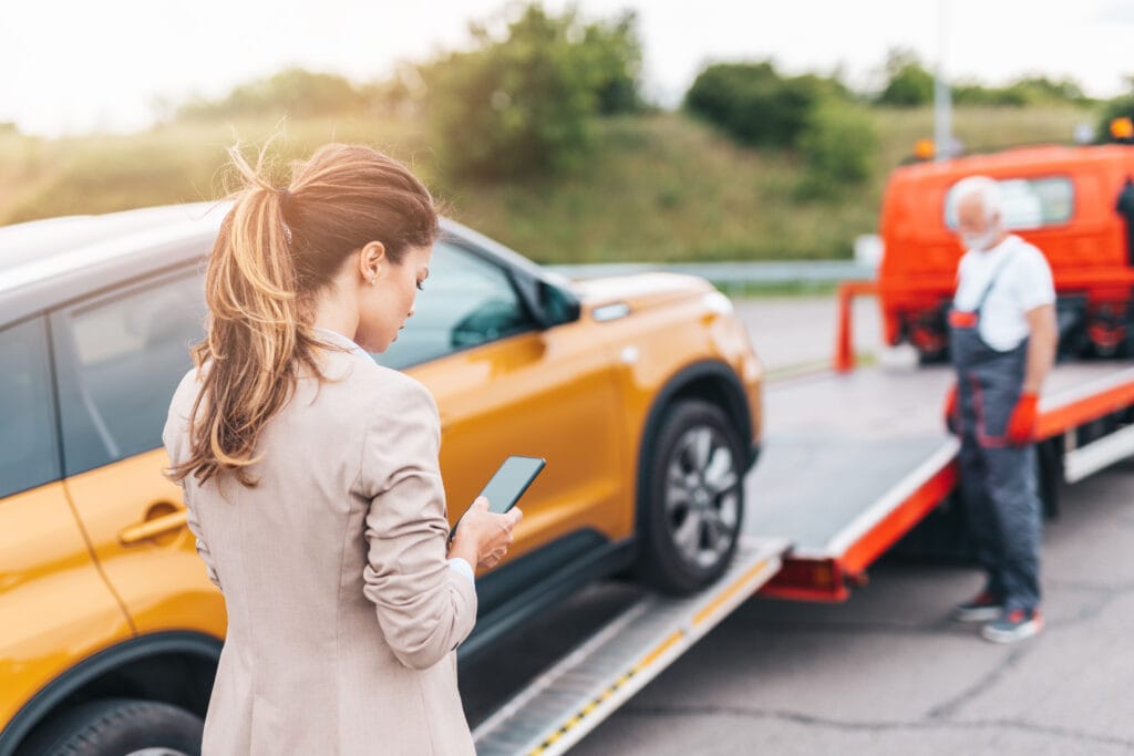 Autopech melden en pechhulp inschakelen langs de weg